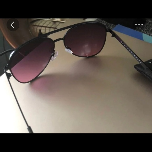 Quay Australia Vivienne Sunglasses Mini Black Aviators - Picture 1 of 7